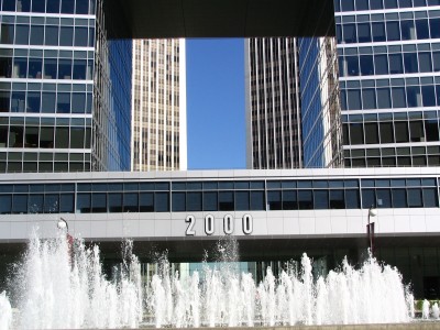 Rt. 66: Beverly Hills fountain, 2000 Avenue of the Stars