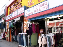Rt. 66: West Hollywood, Bargain Hunters