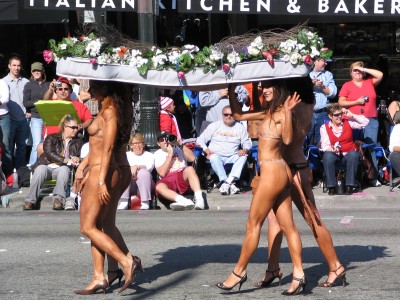 2008 Doo-Dah Parade: 4 nearly naked women carrying a bed of roses