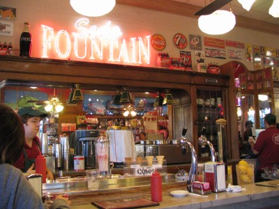 Rt 66: San Gabriel, Pasadena: Fair Oaks Pharmacy soda fountain