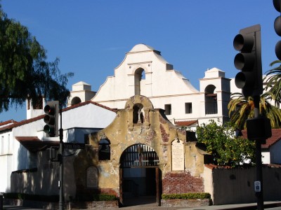 Rt 66: San Gabriel, Pasadena: mission arches