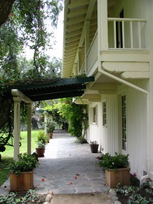 Sunset Boulevard - Part 17.5: Will Rogers State Historic Park: side view of house