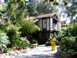 Sunset Boulevard - Part Eighteen: Self Realization Fellowship Lake Shrine: gift shop
