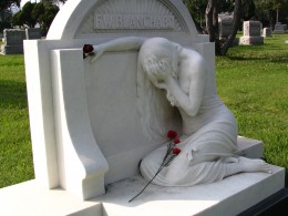 Sunset Boulevard – The Dead: Part 1 - Hollywood-Forever: sculpture 1