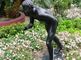 Sunset Boulevard – coda: Getty Villa, statue 2