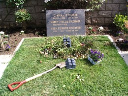 The Dead - Part 2: Pierce Brothers Westwood Village Memorial Park: Carroll O’Connor