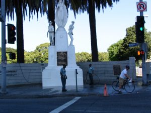 Wilshire Blvd Part 6: 2 soldiers & naked woman statue