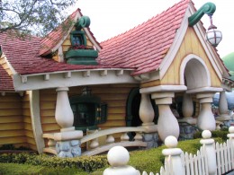 Disneyland and California Adventure Part 4: Minnie’s house