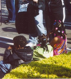 Michael Jackson Trial: crowd 2