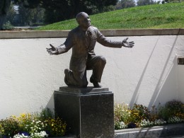 Al Jolson statue